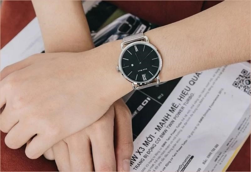 Đồng hồ Korlex Việt Nam, mang phong cách thanh lịch, là lựa chọn lý tưởng cho phụ nữ trung niên.