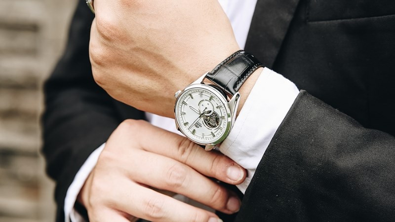 Đồng hồ ORIENT 41 mm Nam RA-AR0004S10B sở hữu thiết kế đồng hồ cơ lộ máy sang trọng