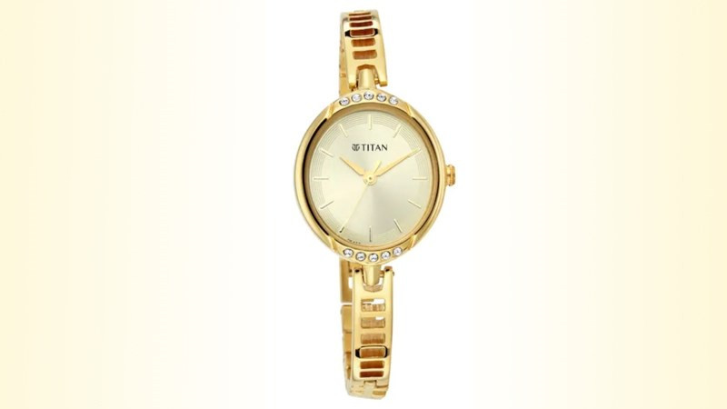Đồng hồ nữ mặt nhỏ dây kim loại Titan 2637YM01 kính khoáng Mineral