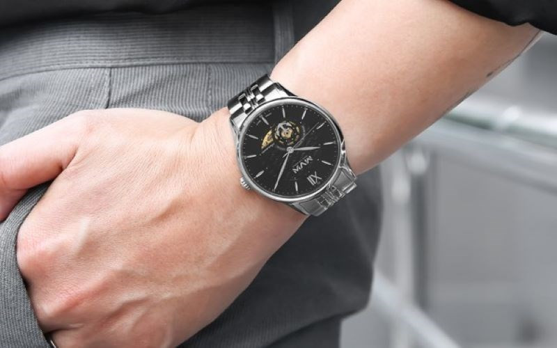 Thiết kế đơn giản, lịch lãm của đồng hồ MVW MSA004-01 dây kim loại