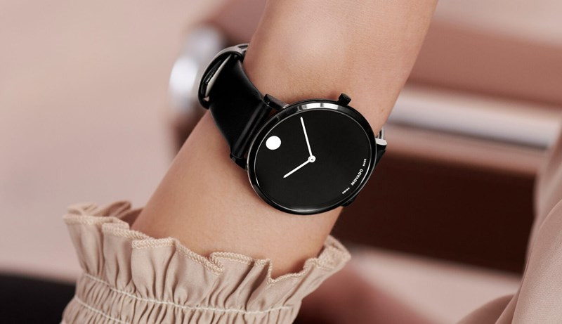 Đồng hồ Movado với thiết kế tinh tế, biểu tượng chấm tròn độc đáo, là lựa chọn phổ biến trong các hãng đồng hồ tại Việt Nam