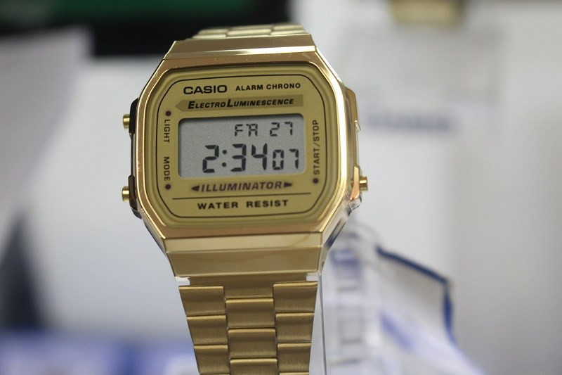 Đồng hồ Casio A168WG-9WDF mạ vàng ion độc đáo, là biểu tượng của đồng hồ điện tử tầm giá 2 triệu Casio