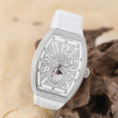 Đồng Hồ Đính Kim Cương Thật: Biểu Tượng Sang Trọng và Đẳng Cấp Vượt Thời Gian