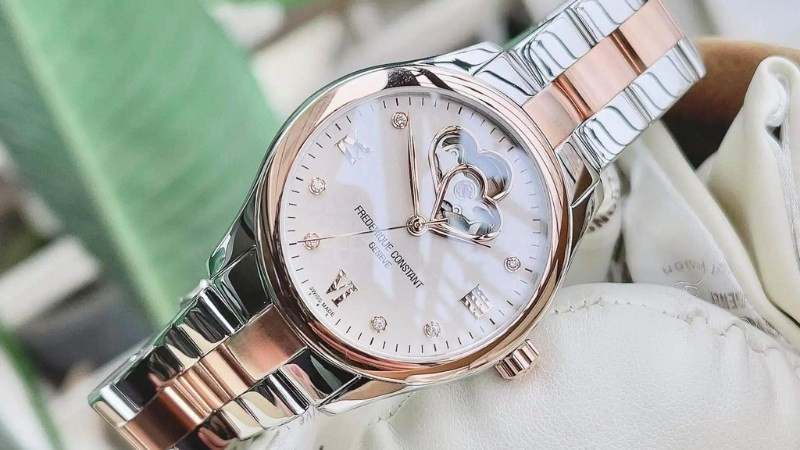 Chất liệu cao cấp giúp hạn chế hư hại khi có va chạm cho đồng hồ cơ lộ máy Frederique Constant nữ