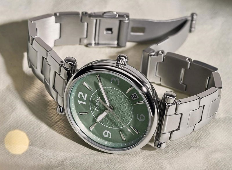 Đồng hồ FOSSIL nữ với mặt kính xanh ngọc bích, thiết kế sang trọng và tinh tế