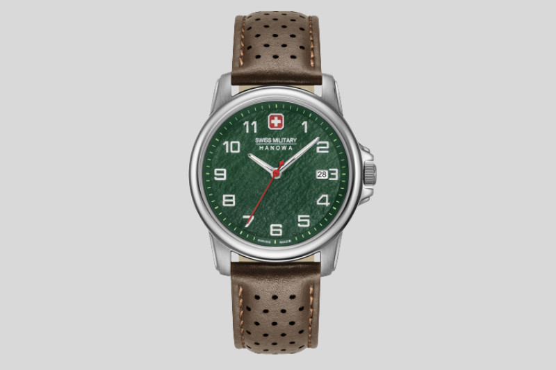 Đồng hồ SWISS MILITARY nam với mặt xanh ngọc bích và bộ khung bền bỉ, chắc chắn