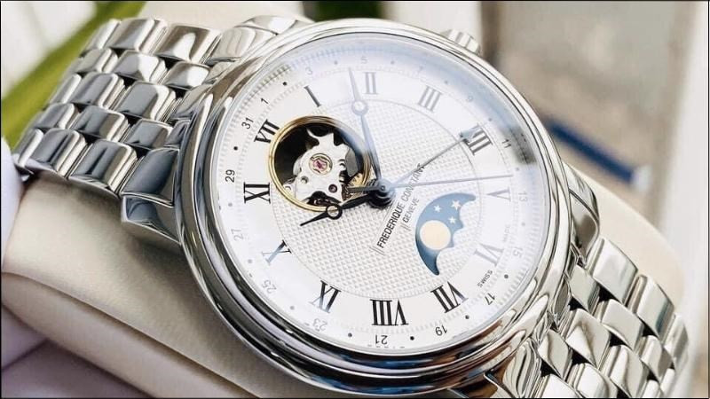 Đồng hồ Frederique Constant với bộ máy in-house chính xác, một trong các hãng đồng hồ cao cấp tại Việt Nam