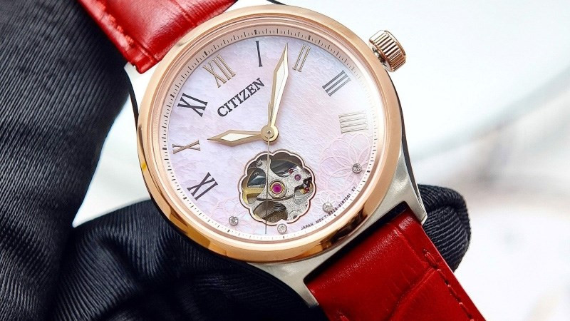 Citizen PC1008-11Y dây nâu đỏ độc đáo