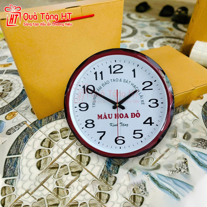 Hình ảnh báo giá đồng hồ treo tường 36cm vành sơn