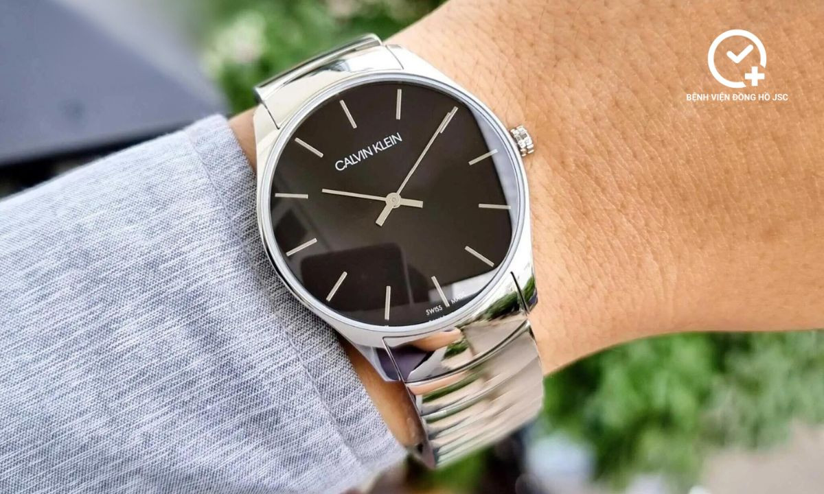 Đồng hồ Calvin Klein được chế tác từ thép không gỉ 316L cao cấp