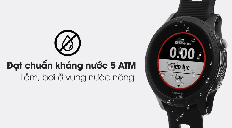Khả năng kháng nước 5 ATM của đồng hồ thông minh Garmin Forerunner 945 phù hợp bơi lội