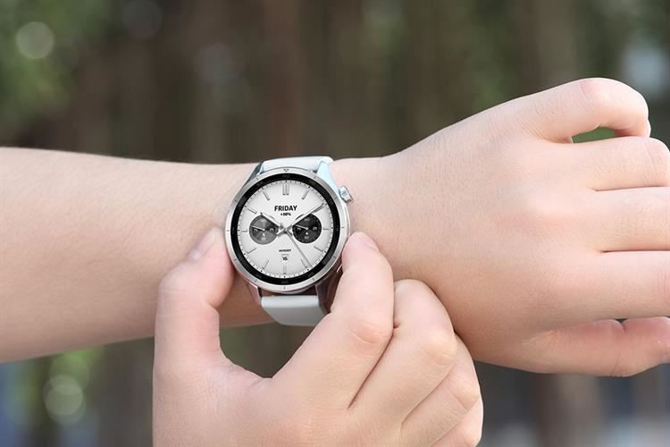 Khám phá các tiện ích bổ sung như điều khiển camera từ xa và tìm điện thoại khi sử dụng đồng hồ thông minh Xiaomi Watch S4.