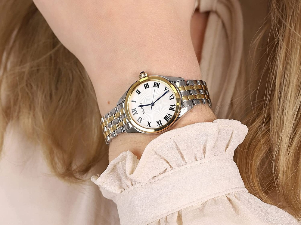 Đồng hồ Seiko SUR336P1 với viền pha lê và mặt số tinh xảo