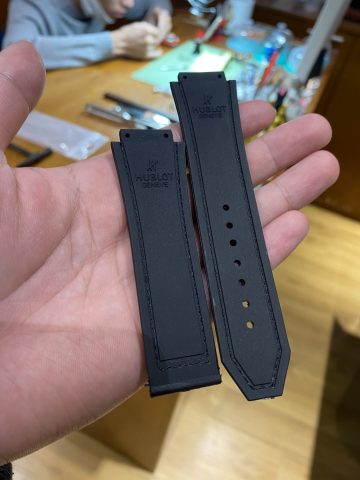 Đồng hồ Hublot Nam Dây Cao Su: Biểu Tượng Của Sự Sang Trọng và Năng Động