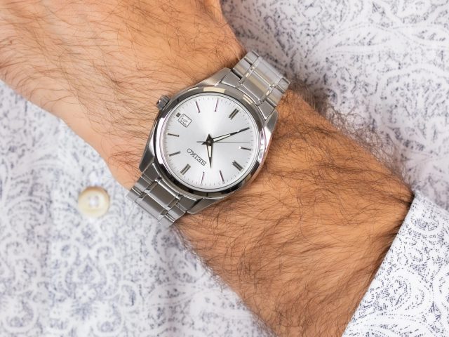 Đồng Hồ Seiko Nam Dây Kim Loại SUR307P1: Biểu Tượng Của Phong Cách và Độ Bền