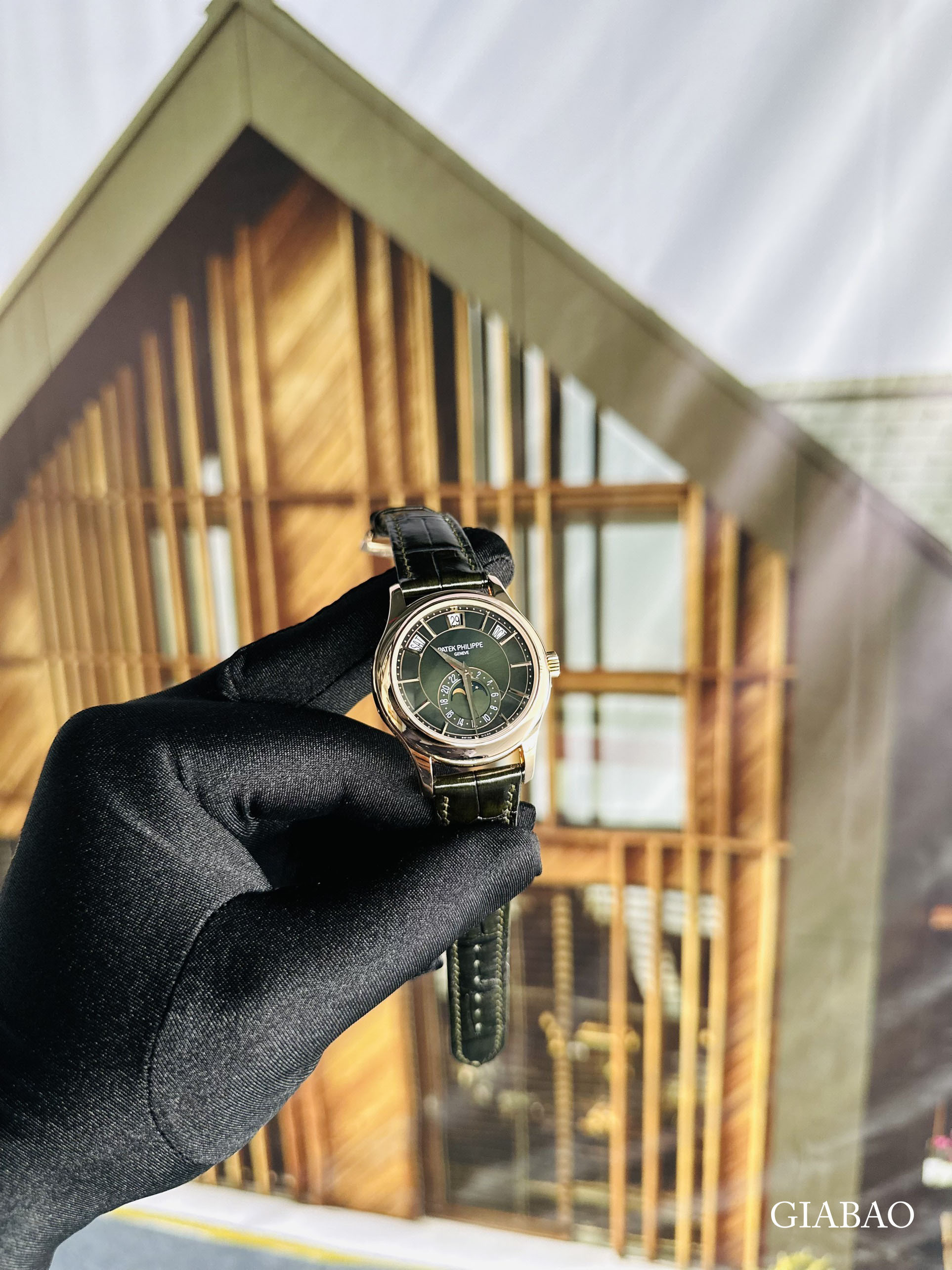 Đánh giá Đồng hồ Patek Philippe Annual Calendar 5205: Biểu tượng của sự Tinh hoa và Đẳng cấp