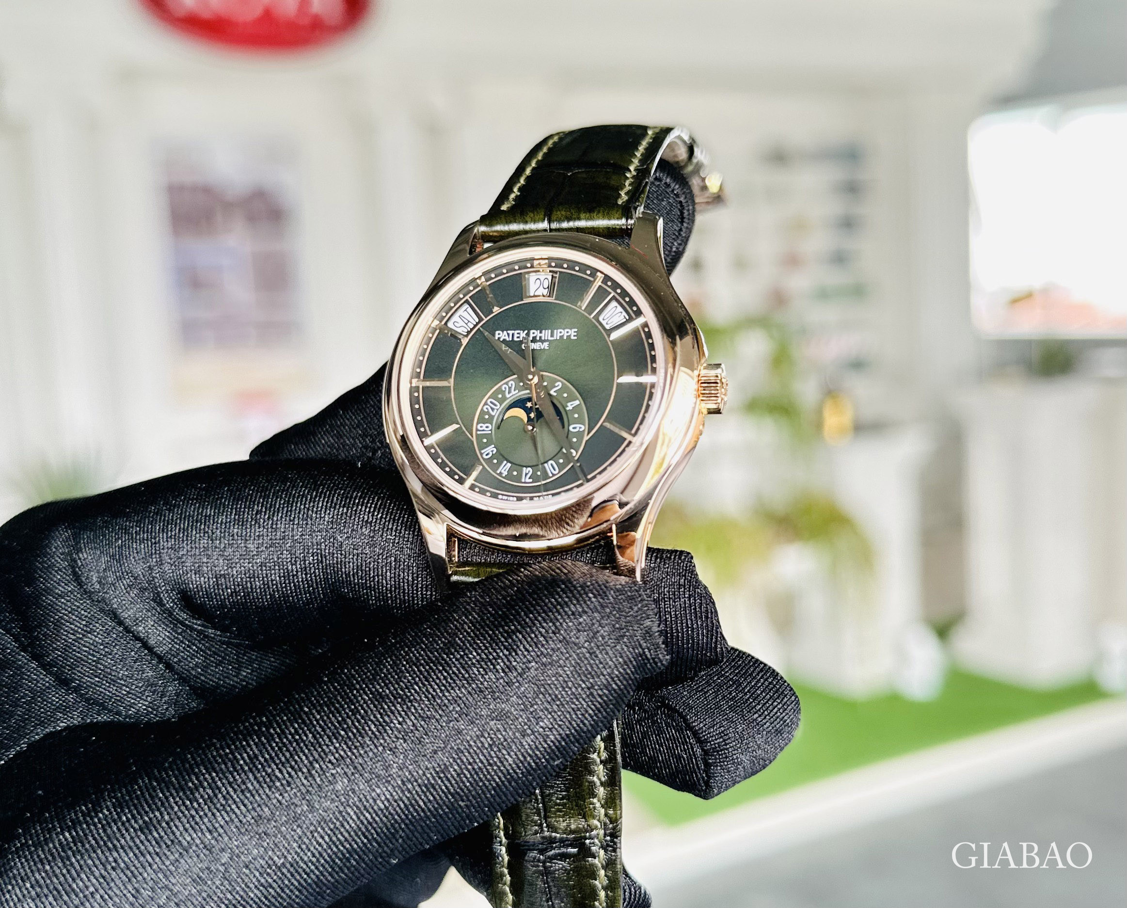 Đánh giá Đồng hồ Patek Philippe Annual Calendar 5205: Biểu tượng của sự Tinh hoa và Đẳng cấp