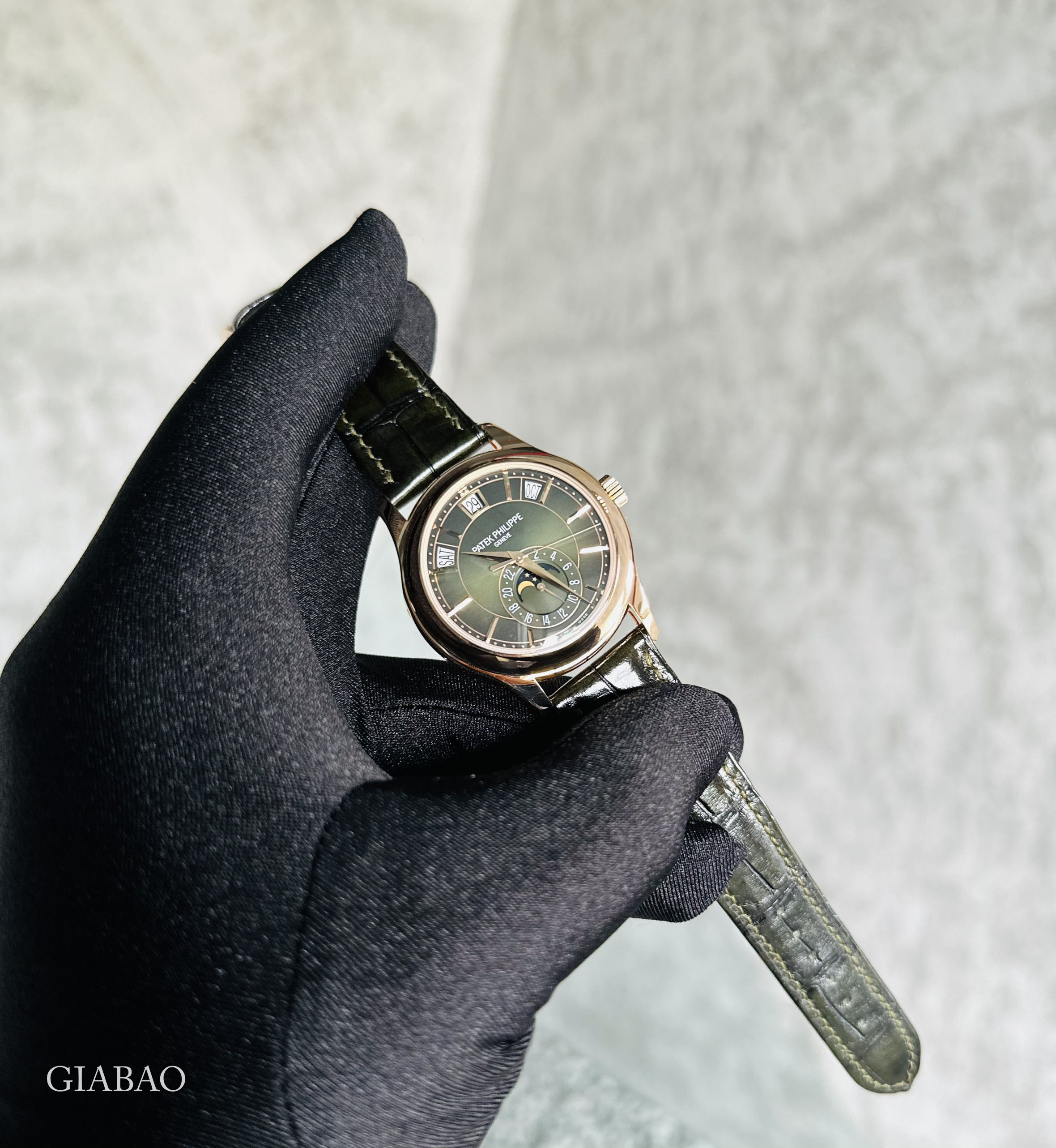 Đánh giá Đồng hồ Patek Philippe Annual Calendar 5205: Biểu tượng của sự Tinh hoa và Đẳng cấp
