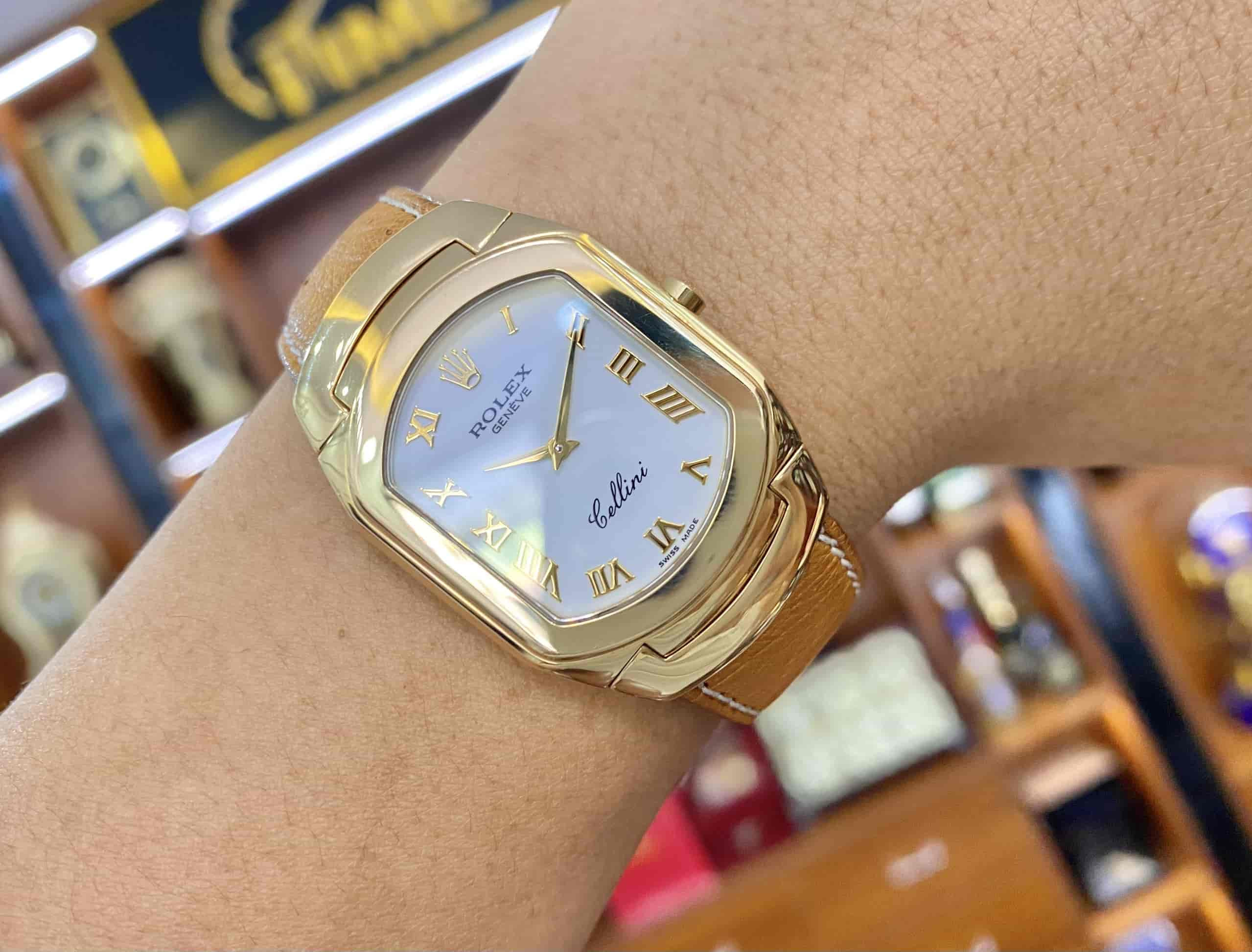 Dây da cá sấu màu nâu cao cấp của đồng hồ Rolex Cellini chính hãng, tăng vẻ sang trọng