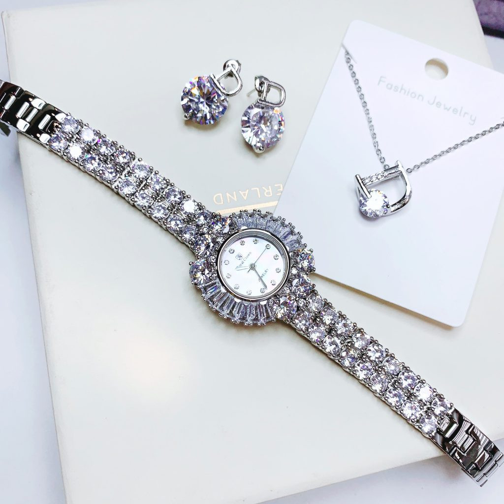Đồng hồ nữ Royal Crown mặt tròn đính đá, thiết kế sang trọng