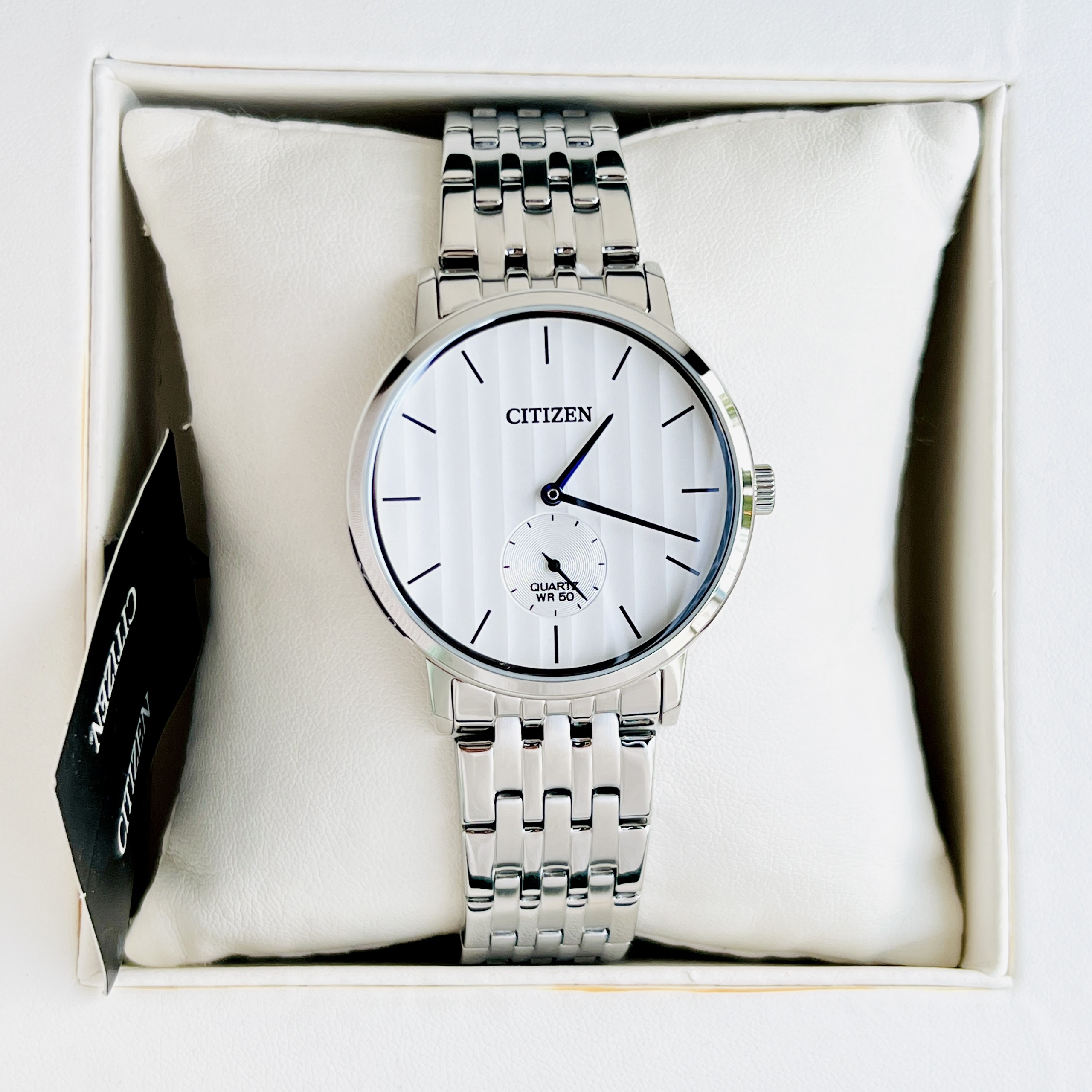 Đồng Hồ Nam Quartz Chính Hãng: Lựa Chọn Hoàn Hảo Cho Phong Cách Đẳng Cấp