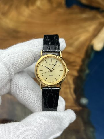Đồng Hồ Nữ Seiko Dây Da: Biểu Tượng Của Phong Cách và Chất Lượng Vượt Thời Gian