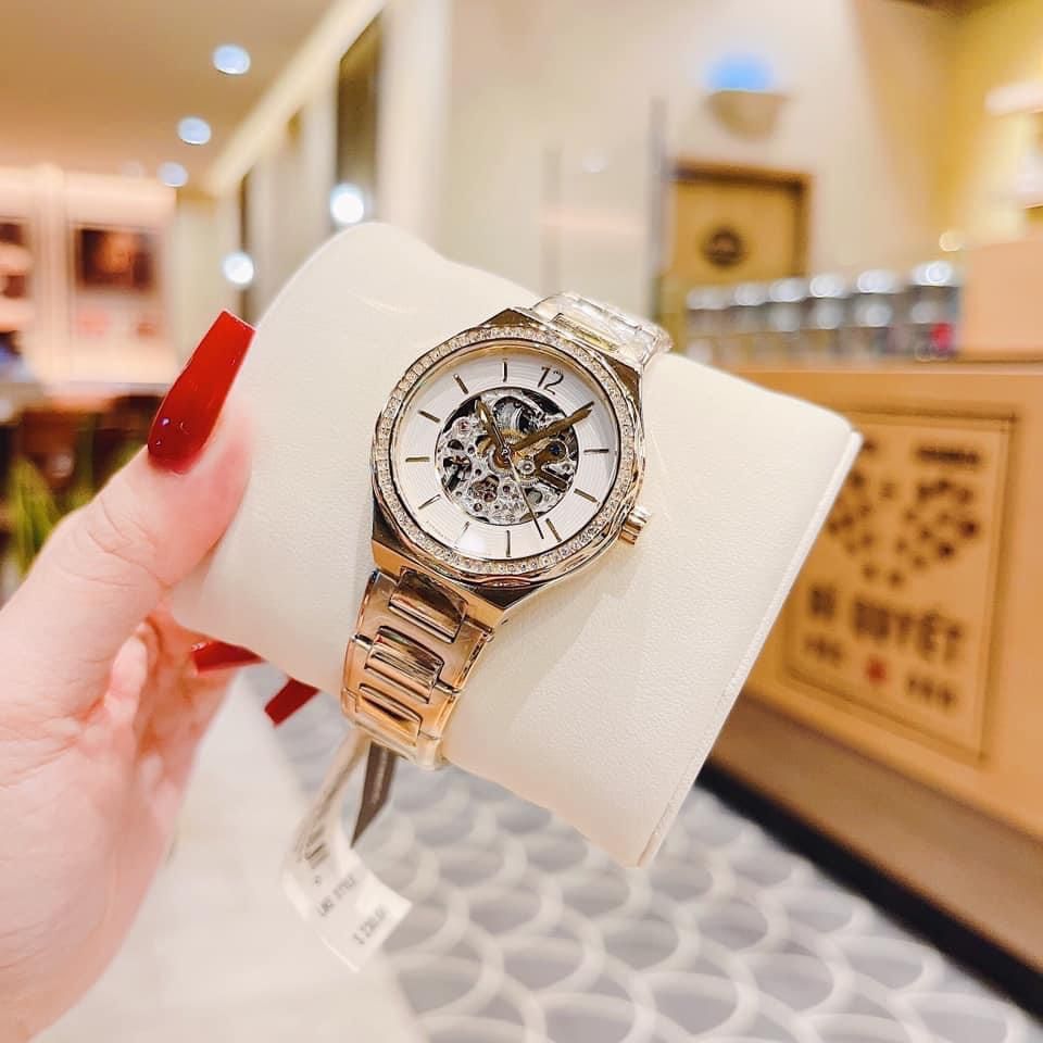 Đồng hồ Fossil nữ giá bao nhiêu? Cẩm nang chọn mua và bảo quản 2024