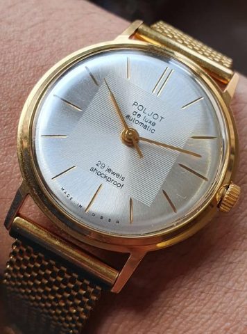 Đồng Hồ Đeo Tay Liên Xô Cổ: Biểu Tượng Lịch Sử Và Đam Mê Vượt Thời Gian