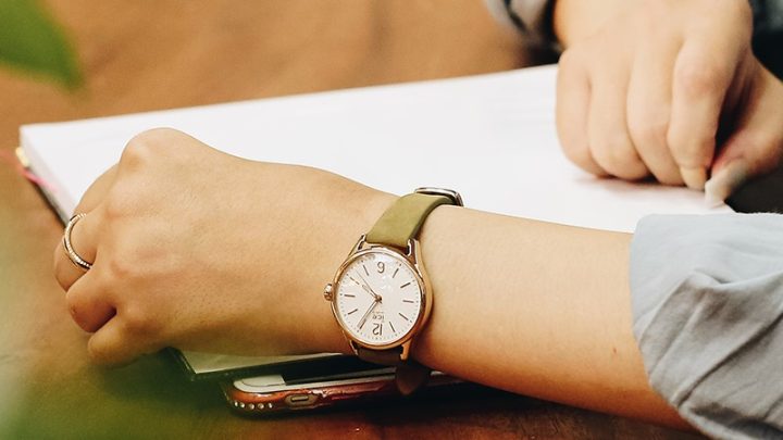 Có Nên Mua Đồng Hồ Ở TGDD? Phân Tích Toàn Diện Từ Chuyên Gia