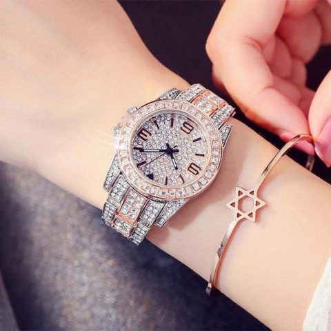 Đồng Hồ Nữ Hàng Hiệu Xách Tay: Sức Hút, Rủi Ro Và Bí Quyết Lựa Chọn Hoàn Hảo