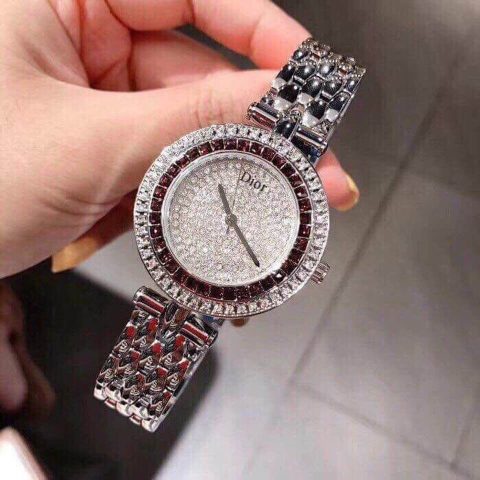 Đồng Hồ Dior Mặt Đá Chính Hãng: Biểu Tượng Của Đẳng Cấp Và Vẻ Đẹp Vượt Thời Gian