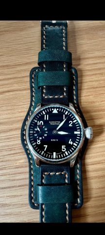 Đồng Hồ Aviator Giá Bao Nhiêu? Khám Phá Thế Giới Đồng Hồ Phi Công Đầy Mê Hoặc