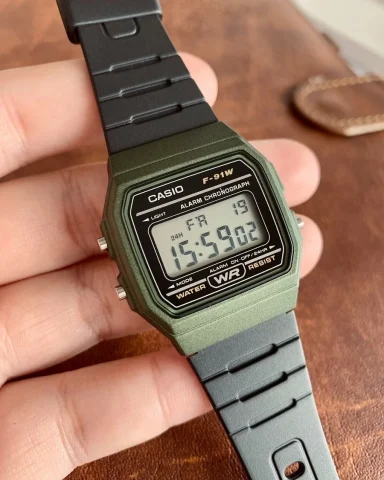 Đồng Hồ Casio Chống Nước Giá Rẻ: Lựa Chọn Hoàn Hảo Cho Phong Cách Bền Bỉ Của Bạn