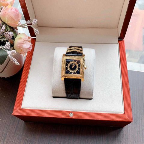 Đồng hồ Versace DV 25 Fake Là Gì? Cách Nhận Biết Và Tại Sao Nên Tránh Xa Hàng Giả