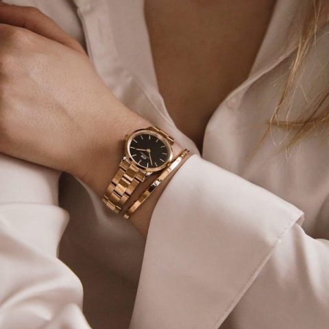 Đồng Hồ Rose Gold Giá Bao Nhiêu? Phân Tích Chi Tiết Các Yếu Tố Ảnh Hưởng