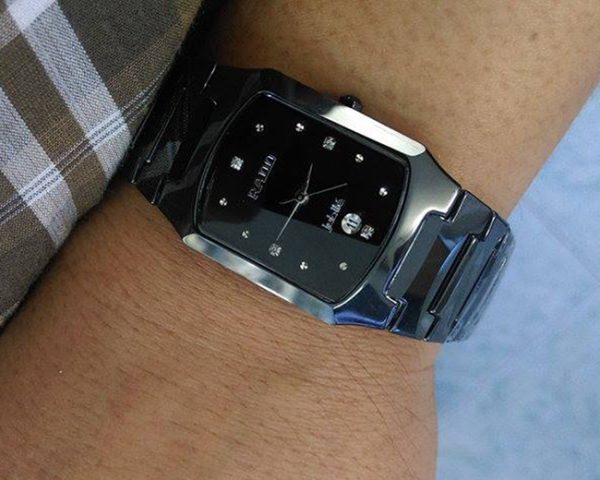 Thay Dây Đá Đồng Hồ Rado: Hướng Dẫn Toàn Diện Từ A Đến Z