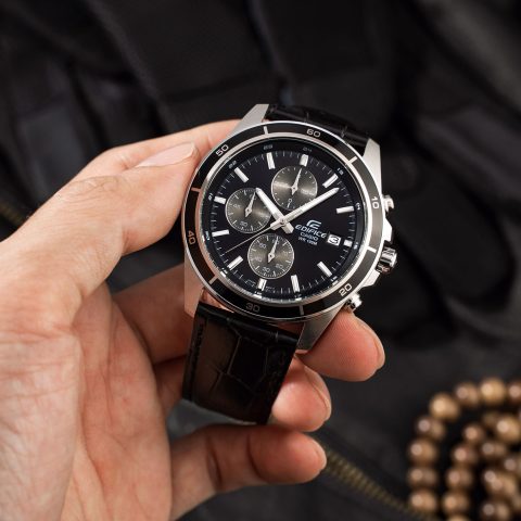 Đánh Giá Chi Tiết Đồng Hồ Casio Edifice EFR-526L-1AVUDF: Sự Kết Hợp Hoàn Hảo Giữa Thể Thao và Thanh Lịch