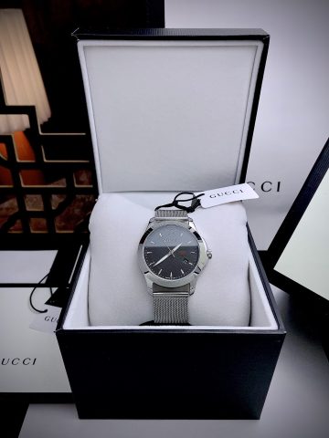 Đồng Hồ Gucci Nam Giá Rẻ: Bí Quyết Sở Hữu Phụ Kiện Đẳng Cấp Với Chi Phí Tối Ưu