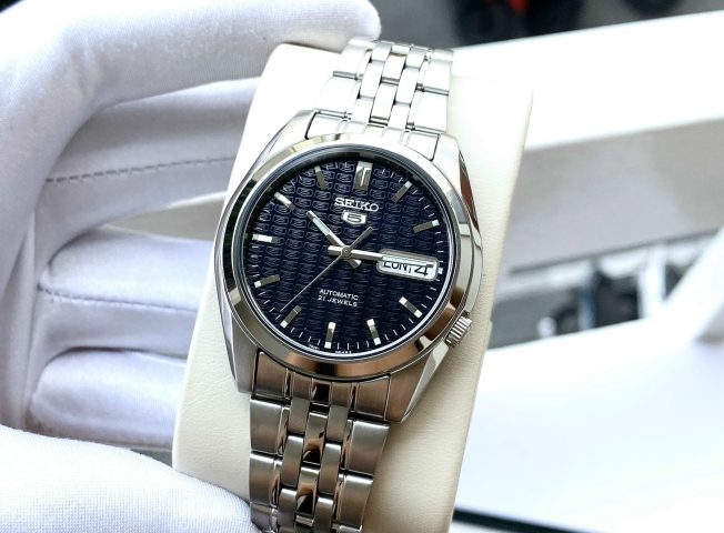 Mua Đồng Hồ Seiko Chính Hãng: Hướng Dẫn Toàn Diện Từ A Đến Z