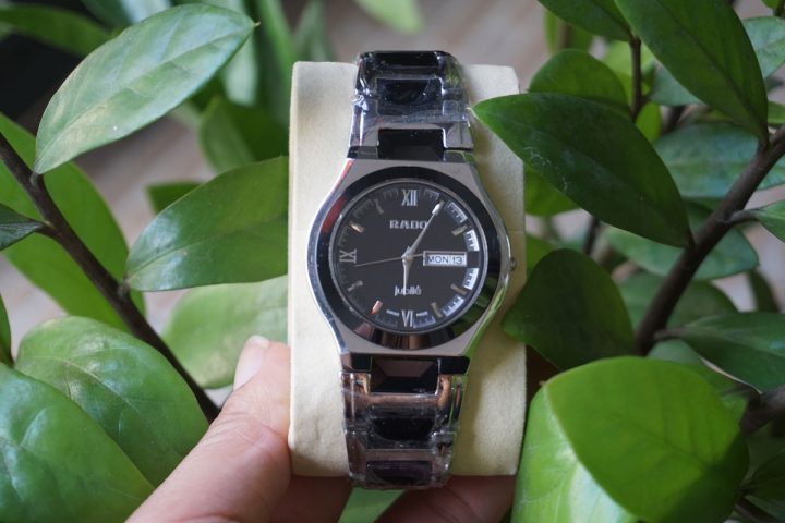 Đồng Hồ Rado Nữ Giá Rẻ: Thực Hư Khả Thi & Bí Quyết Sở Hữu Chính Hãng