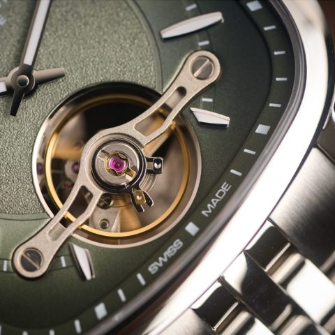 Đồng Hồ Raymond Weil Mặt Vuông: Biểu Tượng Của Sự Tinh Tế Và Phá Cách