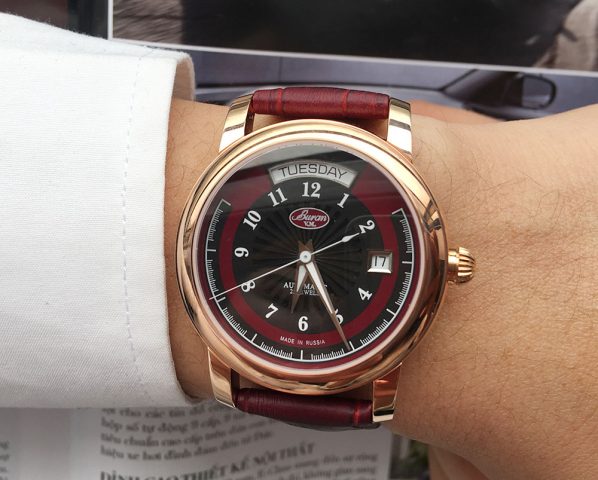 Đồng Hồ Aviator Của Nước Nào? Khám Phá Lịch Sử & Các Thương Hiệu Phi Công Hàng Đầu