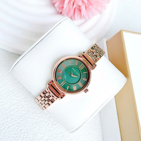 Đồng Hồ Anne Klein Mặt Hoa: Biểu Tượng Vẻ Đẹp Nữ Tính & Thanh Lịch Vượt Thời Gian