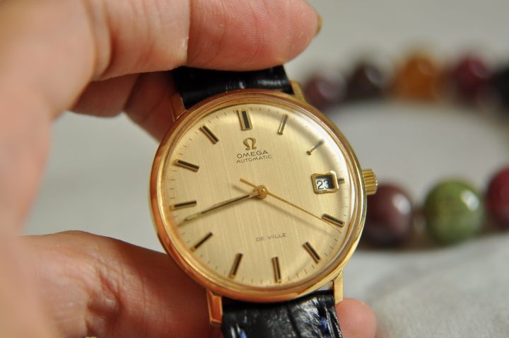 Bí Quyết Mua Và Kiểm Định Đồng Hồ Đeo Tay Cũ Chính Hãng: Từ A Đến Z Cho Người Mới Bắt Đầu