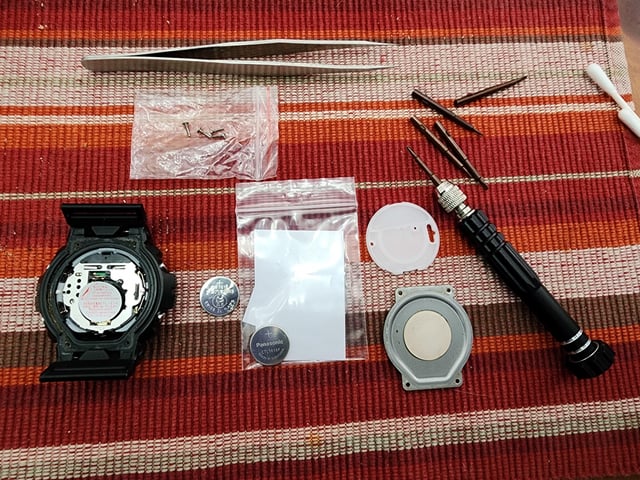 Thay Mặt Kính Đồng Hồ G-Shock: Hướng Dẫn Chi Tiết Để "Hồi Sinh" Cỗ Máy Thời Gian Bền Bỉ Của Bạn