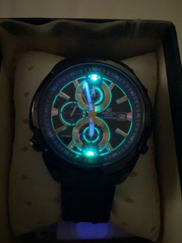 Đồng Hồ Casio Edifice EFR-536: Biểu Tượng Của Tốc Độ và Phong Cách Hiện Đại