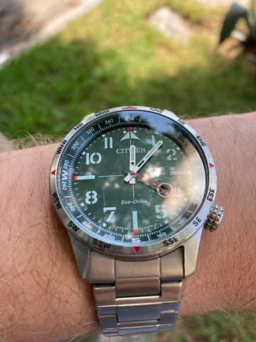 Thay Kính Sapphire Cho Đồng Hồ Citizen: Nâng Tầm Đẳng Cấp và Bảo Vệ Vĩnh Cửu