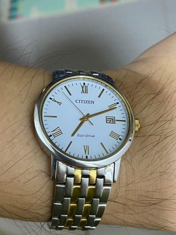 Đánh giá chi tiết Đồng Hồ Citizen Eco-Drive E111 S067901: Công Nghệ, Thiết Kế và Giá Trị Bền Vững