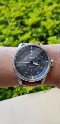 Khám Phá Sức Hút Của Đồng Hồ Citizen Eco-Drive GN 4W S: Công Nghệ, Thiết Kế & Giá Trị Bền Vững