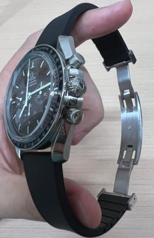 Hướng Dẫn Chi Tiết Cách Cắt Dây Chun Đồng Hồ Cao Su Tại Nhà Chuẩn và An Toàn Nhất Hướng Dẫn Chi Tiết Cách Cắt Dây Chun Đồng Hồ Cao Su Tại Nhà Chuẩn và An Toàn Nhất